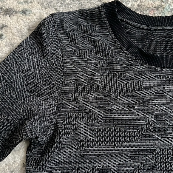 Lululemon Swiftly Breathe Long Sleeve - Picture 2 of 10